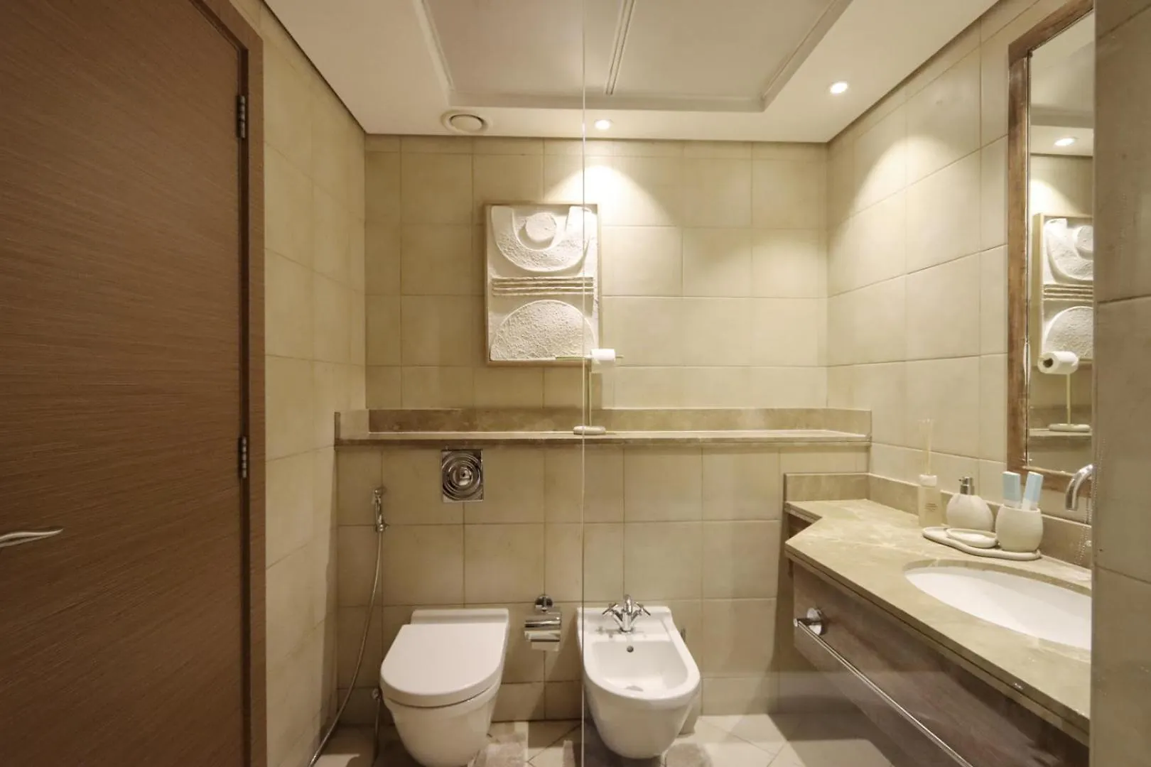 Livbnb-2B Stunner With Iconic Ain Dubai View Apartment