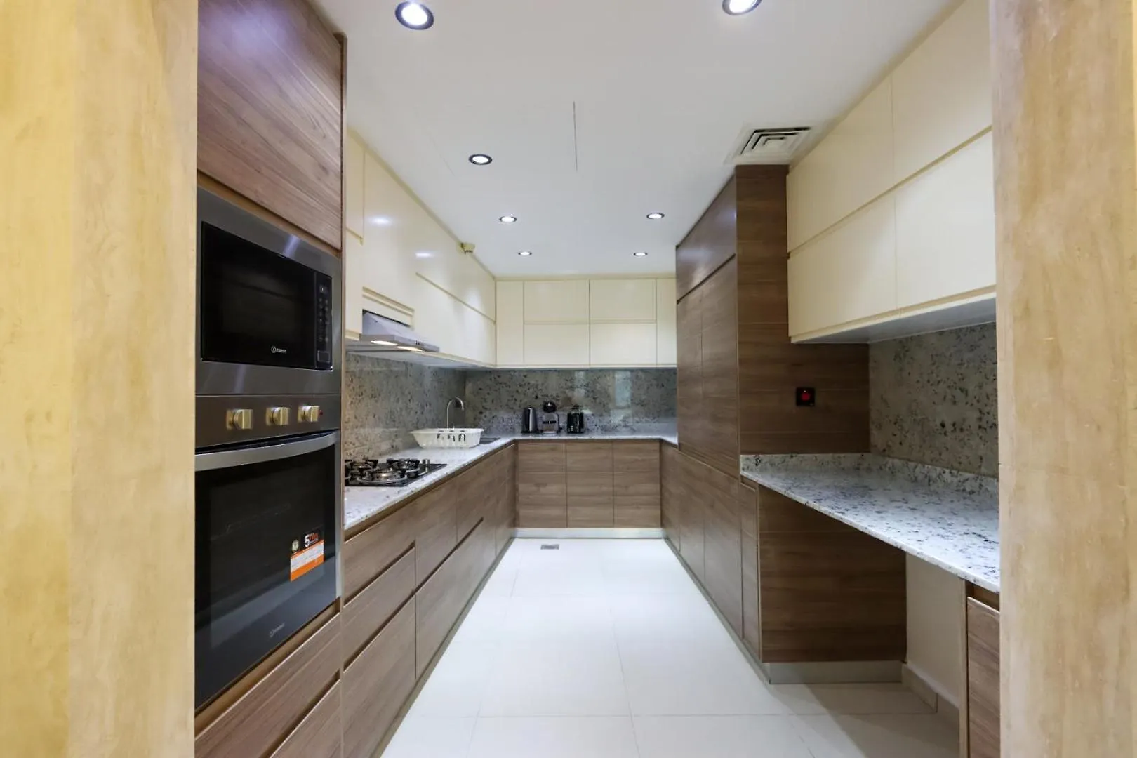 Livbnb-2B Stunner With Iconic Ain Dubai View